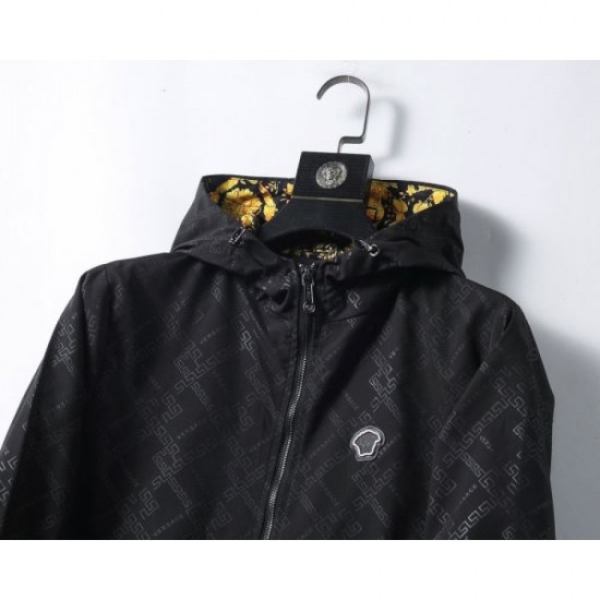 VERSACE Versace Fall/Winter 2025 Coat Latest Season Featured Collection