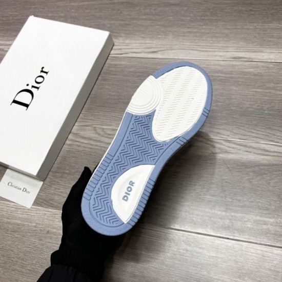 DIOR 2025SS Fashionable men's casual shoes that go half a step ahead DIOR 2025SS Fashionable men's casual shoes that go half a step ahead