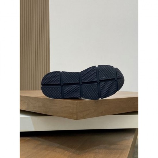 2025 Fall/Winter New LOUIS VUITTON Men's Casual Shoes Popular Model Favorite Item