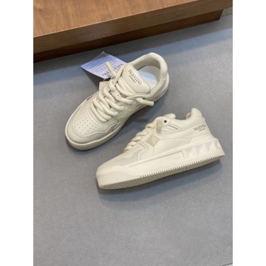VALENTINO 2025SS Explosive Popular Men's Casual Shoes