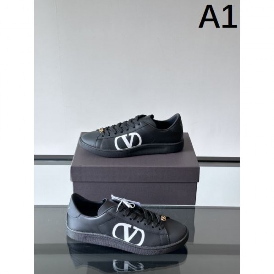 2025SS Casual Shoes VALENTINO Valentino A new spring and summer product that shines with sophisticated charm