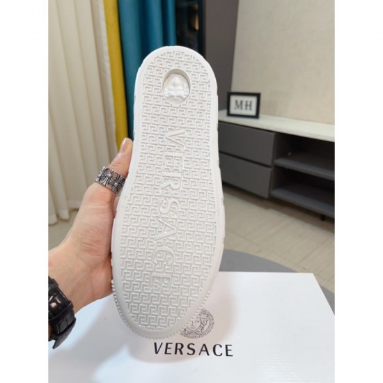 2025SS Casual Shoes VERSACE Versace Sophisticated Casual Easy to Incorporate 2025SS Casual Shoes VERSACE Versace Sophisticated Casual Easy to Incorporate