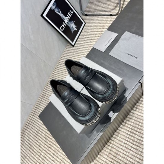 2025FW Women's Casual Shoes BALENCIAGA Trendy models featured in magazines