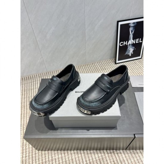 2025FW Women's Casual Shoes BALENCIAGA Trendy models featured in magazines