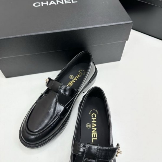 2025FW Women's Casual Shoes CHANEL An elegant replica that looks great with casual outfits