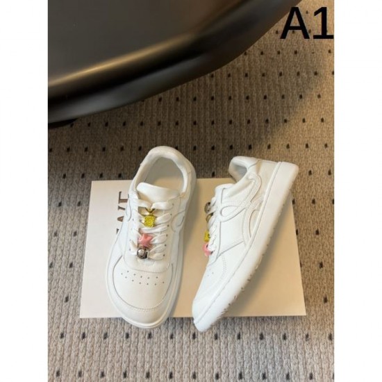 2025FW Women's Casual Shoes LOEWE Elegant replica that brings out your individuality