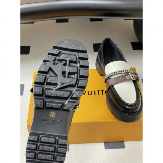 2025FW Women's Casual Shoes LOUIS VUITTON New trends that are easy to incorporate into your outfits