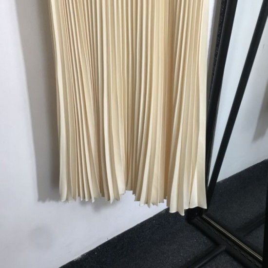 2025SS Pleated Skirt LOUIS VUITTON Louis Vuitton Overseas Limited Item 2025SS Pleated Skirt LOUIS VUITTON Louis Vuitton Overseas Limited Item