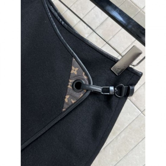 LOUIS VUITTON Mini Skirt 2025 Fall/Winter New Fashionable Items Featured in Magazines LOUIS VUITTON Mini Skirt 2025 Fall/Winter New Fashionable Items Featured in Magazines