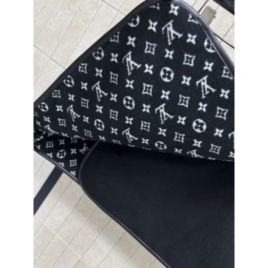 LOUIS VUITTON Mini Skirt 2025 Fall/Winter New Fashionable Items Featured in Magazines LOUIS VUITTON Mini Skirt 2025 Fall/Winter New Fashionable Items Featured in Magazines