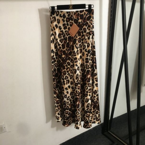 2025SS Long Skirt MIU MIU Miu Popular colors now in stock! 2025SS Long Skirt MIU MIU Miu Popular colors now in stock!