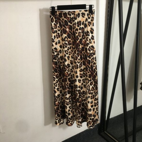 2025SS Long Skirt MIU MIU Miu Popular colors now in stock! 2025SS Long Skirt MIU MIU Miu Popular colors now in stock!