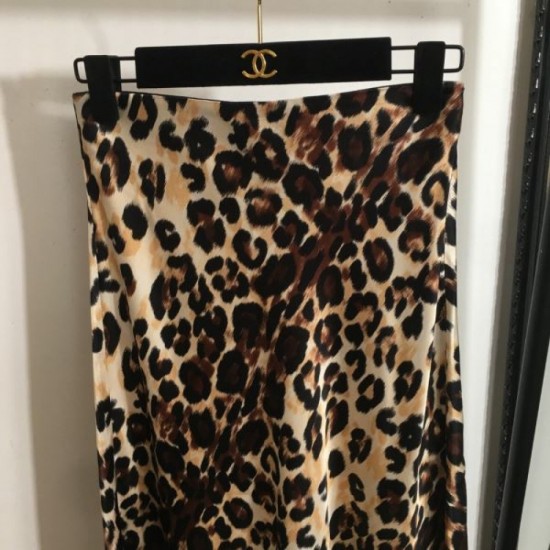 2025SS Long Skirt MIU MIU Miu Popular colors now in stock! 2025SS Long Skirt MIU MIU Miu Popular colors now in stock!