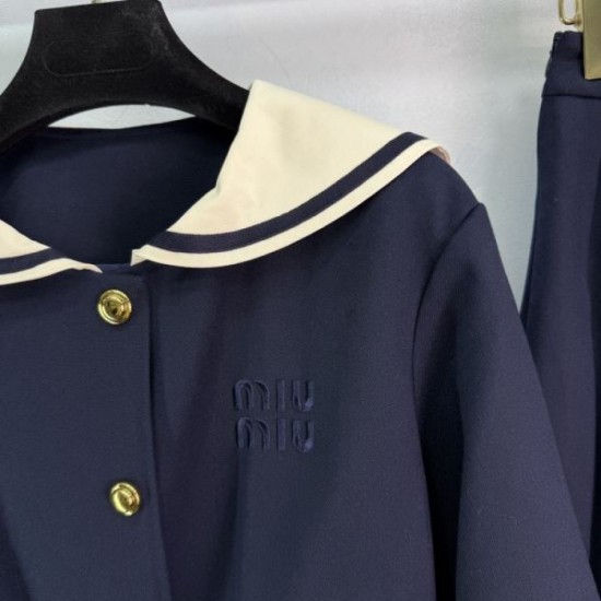 MIU MIU Setup New Fall/Winter 2025 Popular model with outstanding fashion sense MIU MIU Setup New Fall/Winter 2025 Popular model with outstanding fashion sense