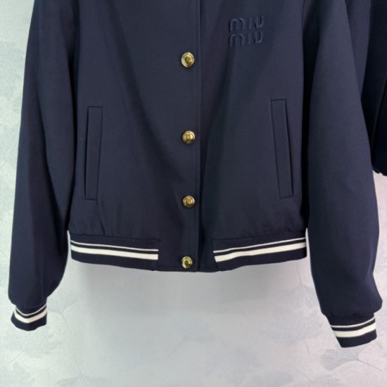 MIU MIU Setup New Fall/Winter 2025 Popular model with outstanding fashion sense MIU MIU Setup New Fall/Winter 2025 Popular model with outstanding fashion sense