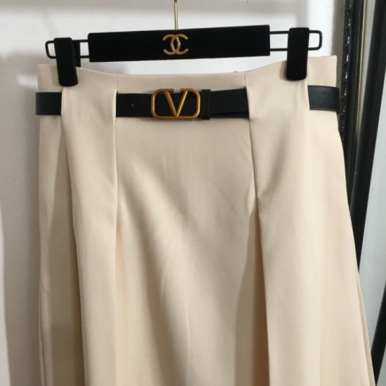 2025SS Skirt VALENTINO Valentino Rare domestic! Very popular 2025SS Skirt VALENTINO Valentino Rare domestic! Very popular