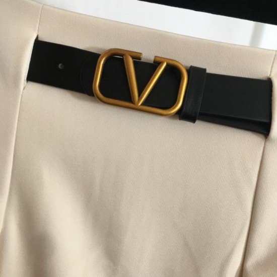 2025SS Skirt VALENTINO Valentino Rare domestic! Very popular 2025SS Skirt VALENTINO Valentino Rare domestic! Very popular