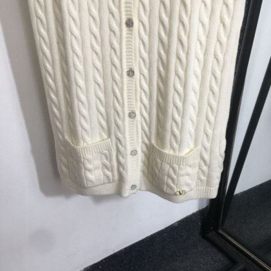 2025SS One Piece VALENTINO Hard to Obtain Item 2025SS One Piece VALENTINO Hard to Obtain Item