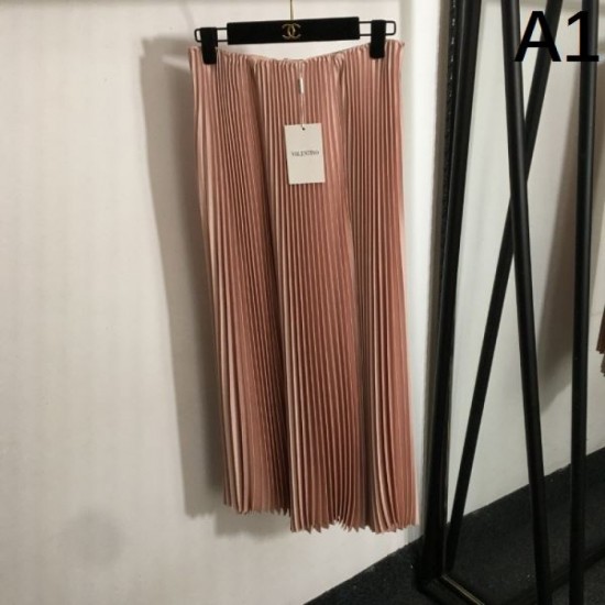 2025SS Pleated Skirt VALENTINO Super Stylish and Very Popular 2025SS Pleated Skirt VALENTINO Super Stylish and Very Popular