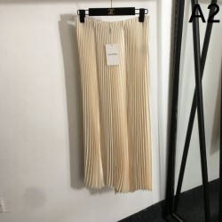 2025SS Pleated Skirt VALENTINO Super Stylish and Very Popular