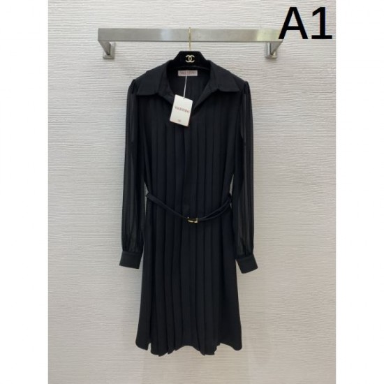 2025SS Dress VALENTINO Valentino Very popular limited color 2025SS Dress VALENTINO Valentino Very popular limited color