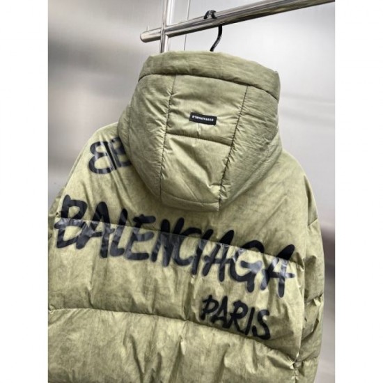 BALENCIAGA Fall/Winter 2025 Down Jacket Elegant and sophisticated winter style
