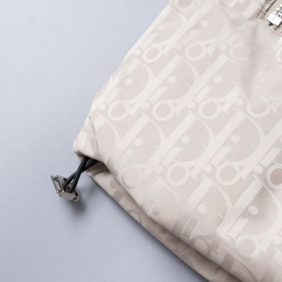 DIOR 2025 Autumn/Winter Down Jacket Colors not available in Japan now available DIOR 2025 Autumn/Winter Down Jacket Colors not available in Japan now available