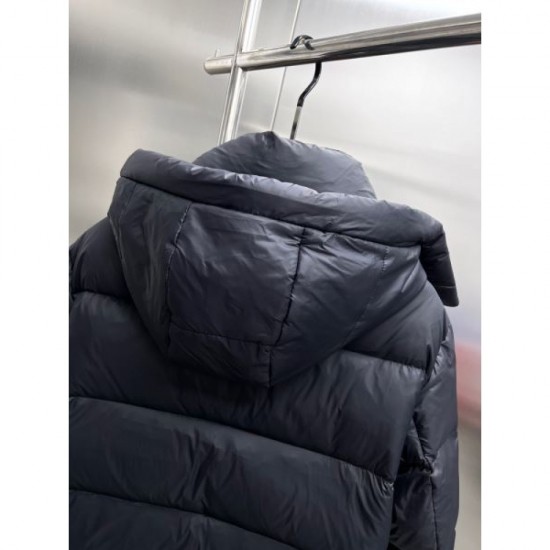FENDI 2025 Fall/Winter Down Jacket Popular outerwear recommended for winter