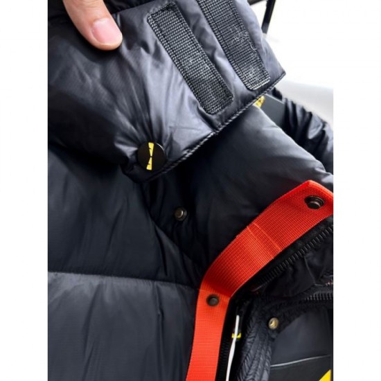 FENDI 2025 Fall/Winter Down Jacket Popular outerwear recommended for winter