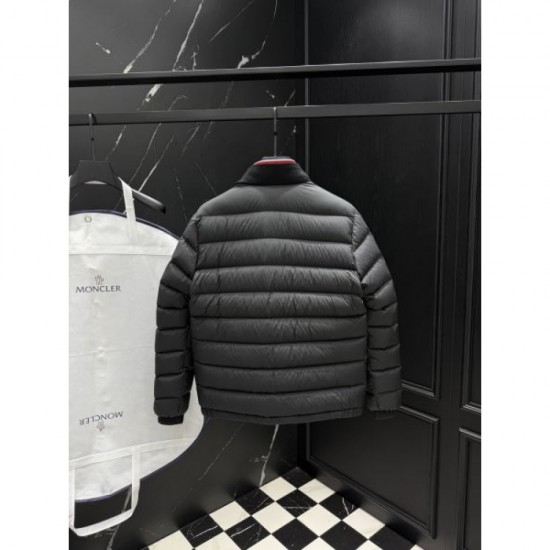 2025FW MONCLER Moncler A down jacket that will catch your attention even down to your feet