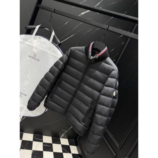 2025FW MONCLER Moncler A down jacket that will catch your attention even down to your feet