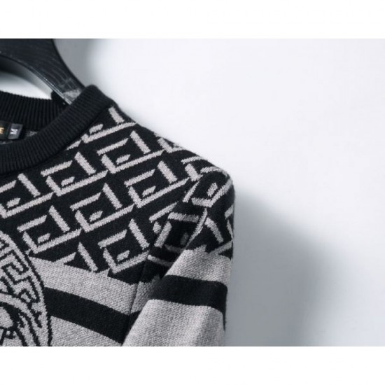 2025 Fall/Winter Sweater VERSACE Versace A very popular model with a trendy feel 2025 Fall/Winter Sweater VERSACE Versace A very popular model with a trendy feel