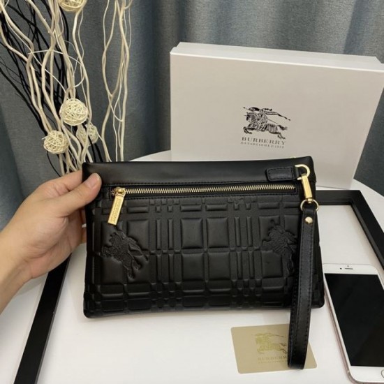 2025FW Clutch Bag BURBERRY Rare Limited Edition Hard to Obtain Luxury Bag 2025FW Clutch Bag BURBERRY Rare Limited Edition Hard to Obtain Luxury Bag