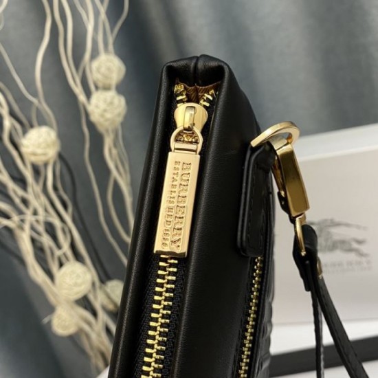 2025FW Clutch Bag BURBERRY Rare Limited Edition Hard to Obtain Luxury Bag 2025FW Clutch Bag BURBERRY Rare Limited Edition Hard to Obtain Luxury Bag