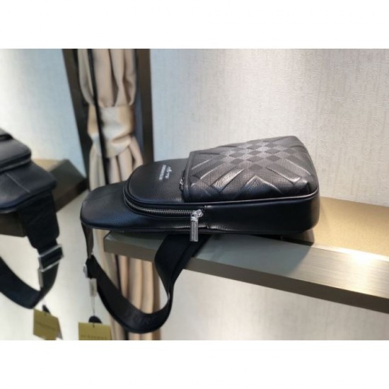 2025FW Chest Bag BURBERRY Burberry New Fall/Winter Product Popular item that is sure to be a big hit 2025FW Chest Bag BURBERRY Burberry New Fall/Winter Product Popular item that is sure to be a big hit