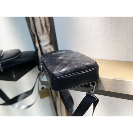 2025FW Chest Bag BURBERRY Burberry New Fall/Winter Product Popular item that is sure to be a big hit 2025FW Chest Bag BURBERRY Burberry New Fall/Winter Product Popular item that is sure to be a big hit