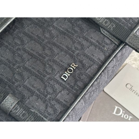 DIOR Shoulder Bag 2025SS Show off with a delicate design that is typical of spring