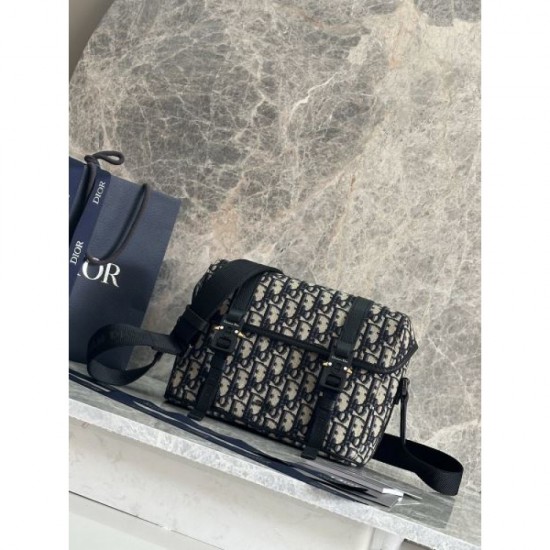DIOR Shoulder Bag 2025SS This spring and summer's best item is now available DIOR Shoulder Bag 2025SS This spring and summer's best item is now available