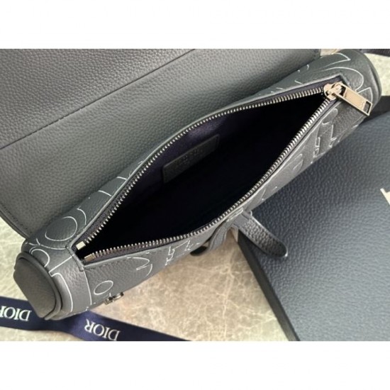DIOR Shoulder Bag 2025SS Very popular back in stock! Get it now DIOR Shoulder Bag 2025SS Very popular back in stock! Get it now