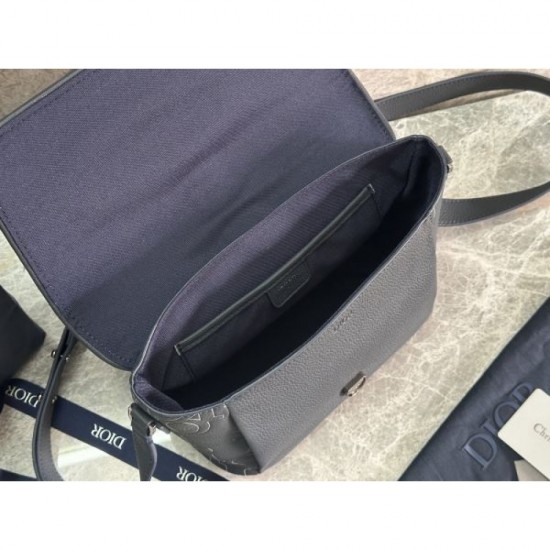 DIOR Shoulder Bag 2025SS Sold out in Japan! Limited quantity, highly anticipated items DIOR Shoulder Bag 2025SS Sold out in Japan! Limited quantity, highly anticipated items