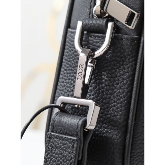 2025FW Clutch Bag DIOR Dior A hot topic in Japan - a new product with a great sense of trend 2025FW Clutch Bag DIOR Dior A hot topic in Japan - a new product with a great sense of trend