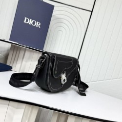 2025FW Shoulder Bag DIOR Dior Autumn/Winter Limited Edition A very popular new bag that is sure to be short on stock