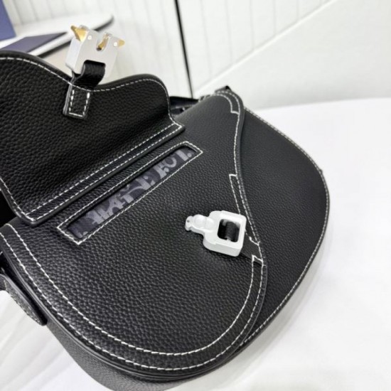 2025FW Shoulder Bag DIOR Dior Autumn/Winter Limited Edition A very popular new bag that is sure to be short on stock 2025FW Shoulder Bag DIOR Dior Autumn/Winter Limited Edition A very popular new bag that is sure to be short on stock