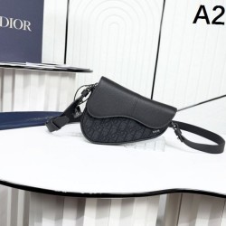 2025FW Shoulder Bag DIOR Dior A luxurious bag with great popularity