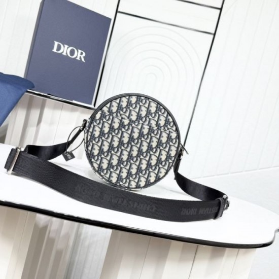 2025FW Shoulder Bag DIOR Dior Superior New Items that are a hot topic every season 2025FW Shoulder Bag DIOR Dior Superior New Items that are a hot topic every season