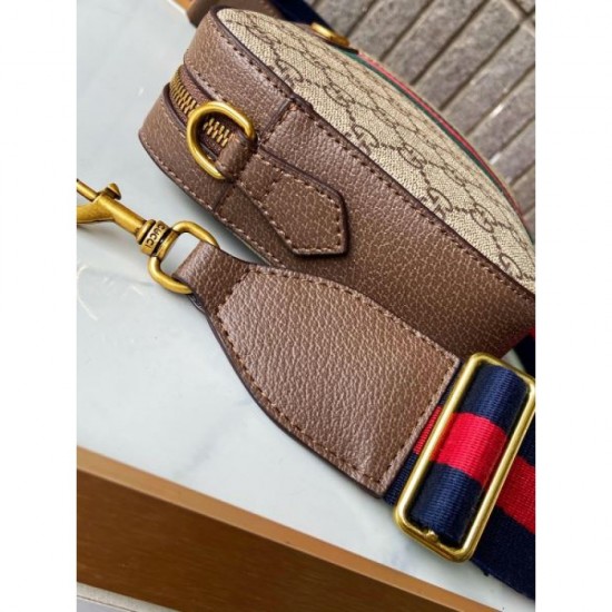 GUCCI Shoulder Bag 2025SS Elegant color perfect for early spring GUCCI Shoulder Bag 2025SS Elegant color perfect for early spring