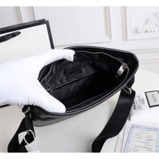 2025FW Shoulder Bag GUCCI Autumn/Winter Featured Items Double the charm with sophisticated design 2025FW Shoulder Bag GUCCI Autumn/Winter Featured Items Double the charm with sophisticated design