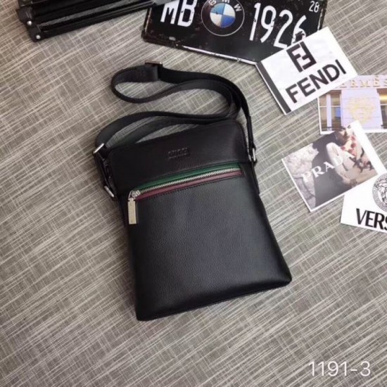 2025FW Shoulder Bag GUCCI Great for the Comfortable Popular Model that is easy to match with any outfit 2025FW Shoulder Bag GUCCI Great for the Comfortable Popular Model that is easy to match with any outfit