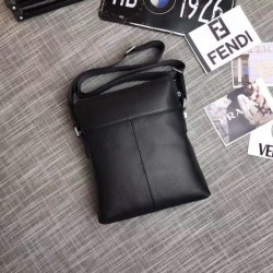 2025FW Shoulder Bag GUCCI Great for the Comfortable Popular Model that is easy to match with any outfit
