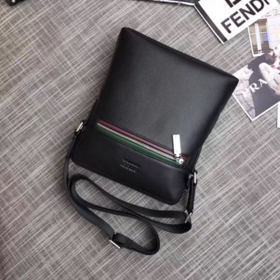 2025FW Shoulder Bag GUCCI Great for the Comfortable Popular Model that is easy to match with any outfit 2025FW Shoulder Bag GUCCI Great for the Comfortable Popular Model that is easy to match with any outfit